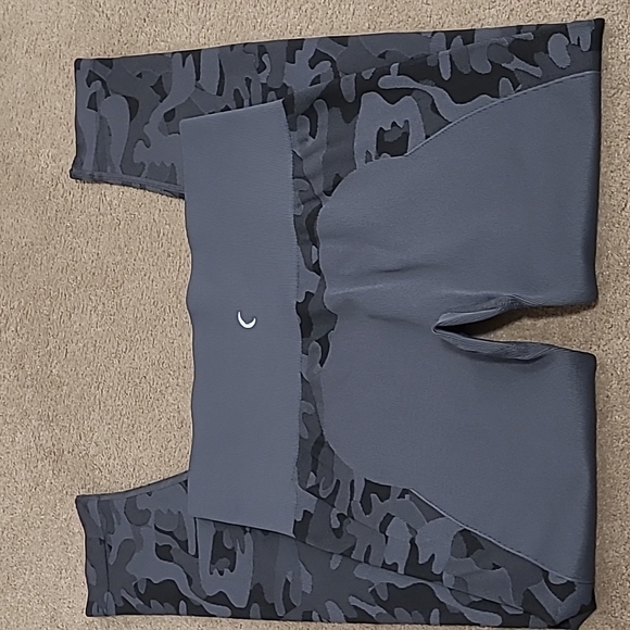 Zyia Camo performance legging - Picture 5 of 6